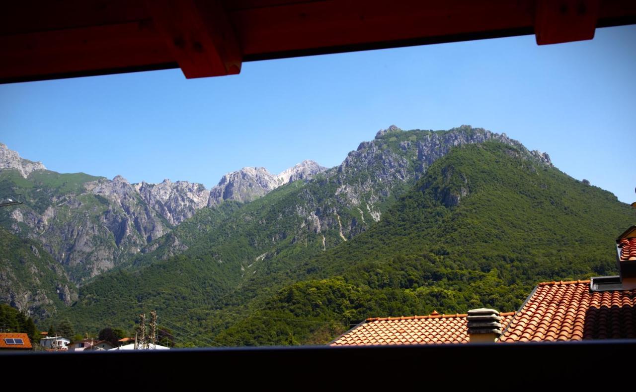 Our Happy Place - Casa Vacanze Per Il Viaggiatore Slow Мандельо дел Ларио Екстериор снимка