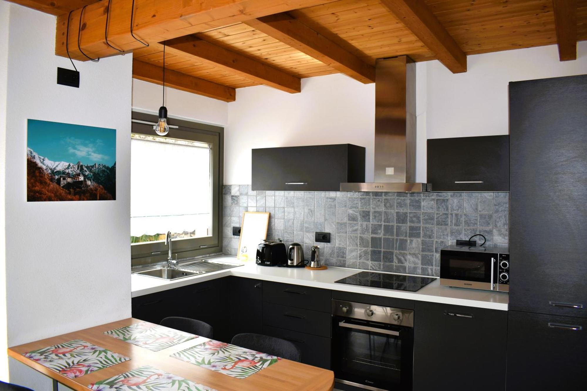Our Happy Place - Casa Vacanze Per Il Viaggiatore Slow Мандельо дел Ларио Екстериор снимка